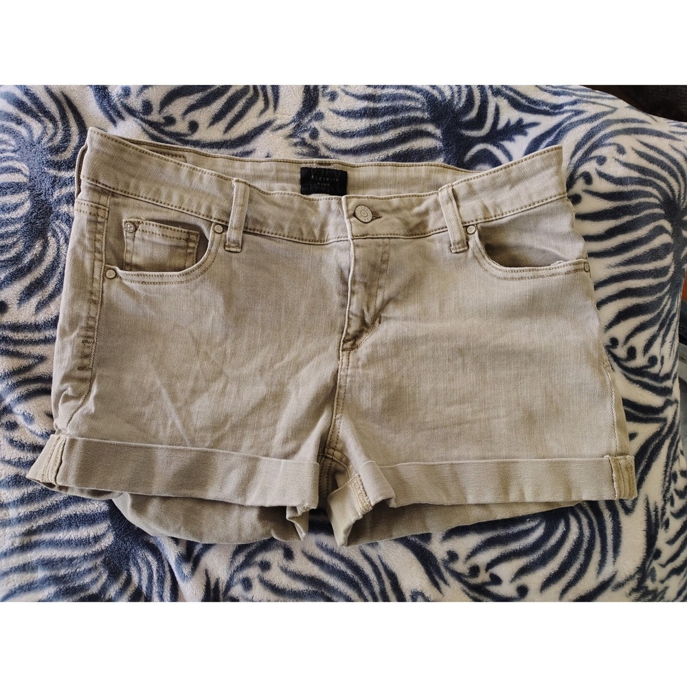 Celebrity Pink  Khaki Tan Denim Cuffed Shorts Chinchilla CJ30803E30 Size 13/31